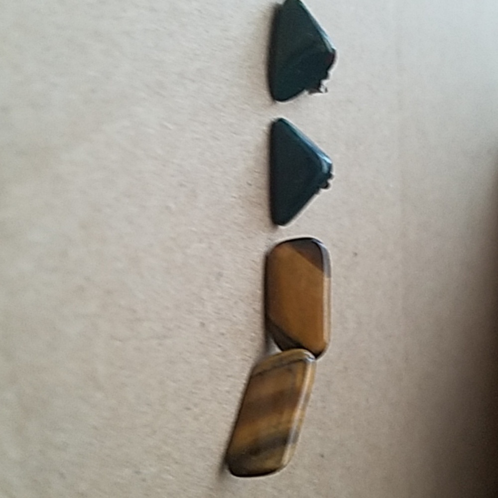 2 pr pierced stud earrings